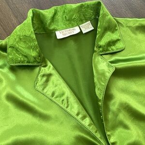 Vintage Victoria’s Secret button down nightshirt, small